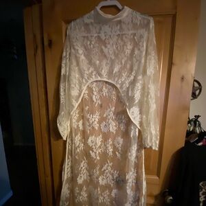 beautiful lace top. hi/lo